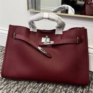 Elegant Burgundy Tote Bag